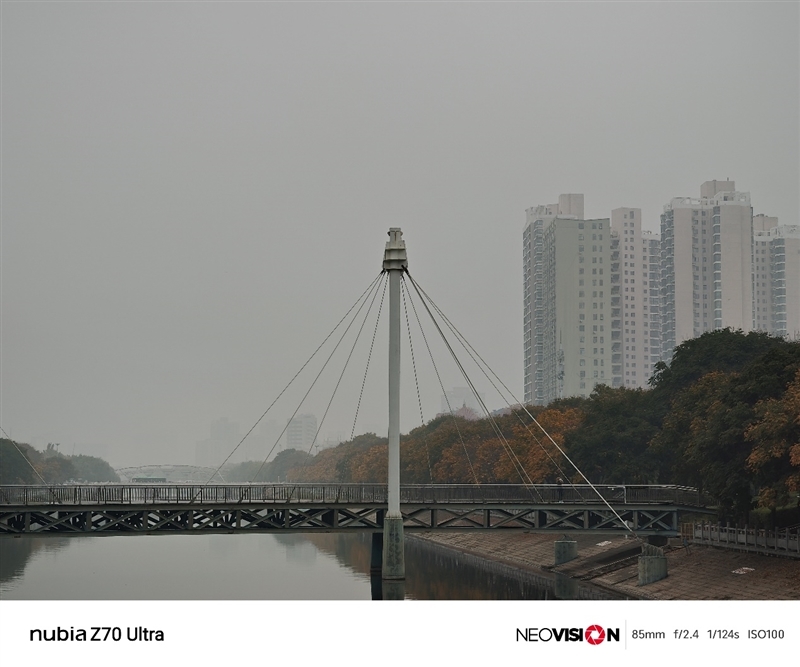 颜值巅峰 极简交互!努比亚Z70 Ultra深度评测:未来手机发展趋势风向标