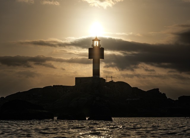 海上有城堡描述已自动生成