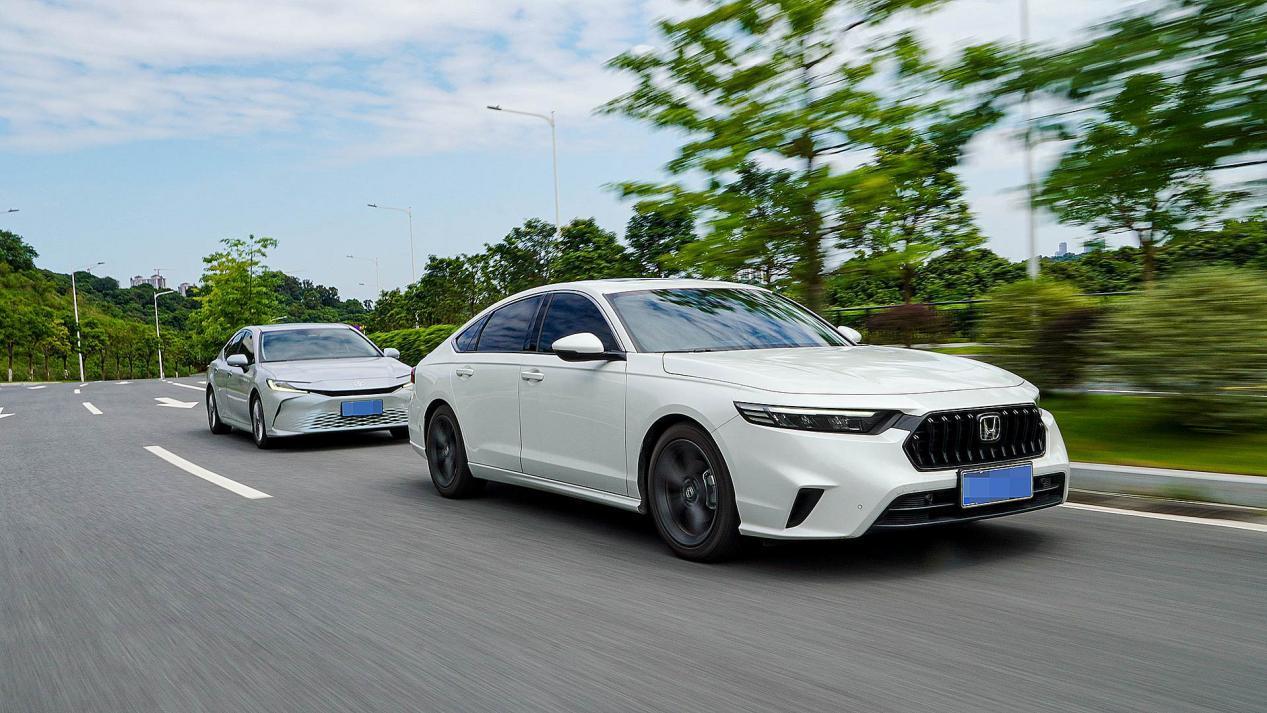 谁才是日系B级车常青树? 本田英仕派对比丰田凯美瑞