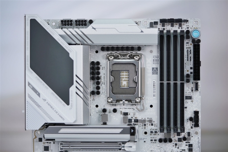 ASUS Z890-A GAMING WIFI S 吹雪 マザーボード(ASUSTeK)｜売買された