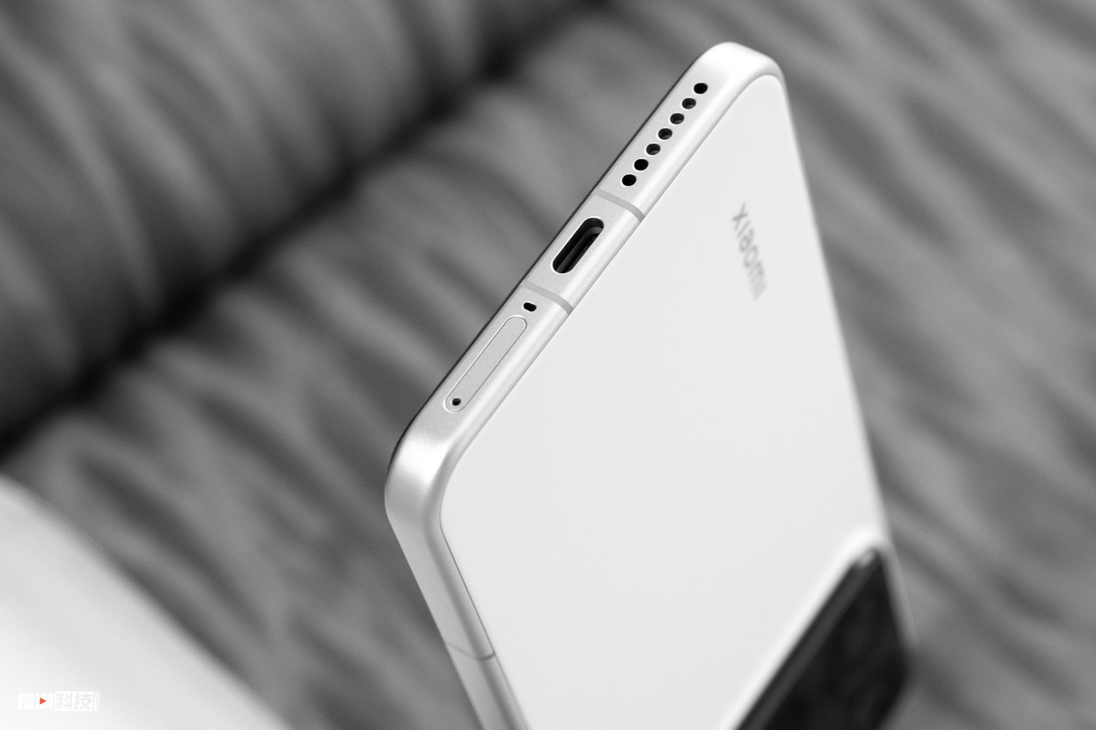 小米15系列图赏：在没有对手的赛道上，开始玩起质感