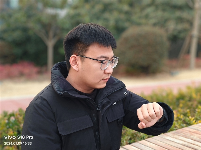 打破人像手机性能边界!vivo S18 Pro评测:不仅拍人好 玩游戏更出色
