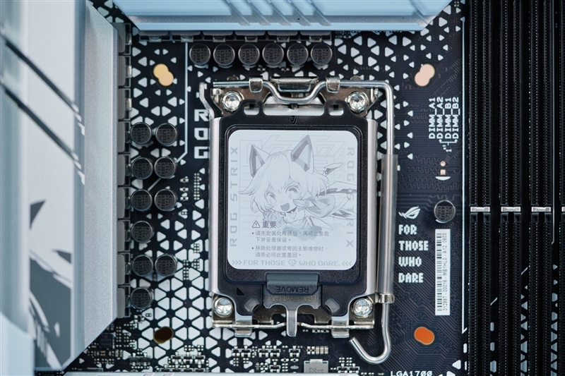 高颜值小板!华硕ROG STRIX B760-G GAMING WIFI S小吹雪评测:稳上8000!