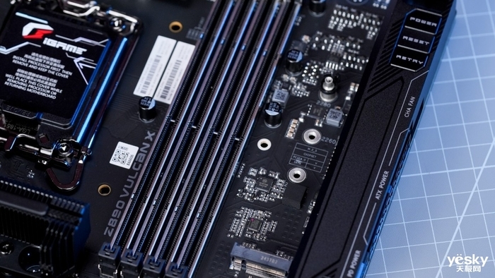 是用料旗舰 也是新一代性能旗舰 iGame Z890 VULCAN X V20主板评测