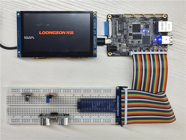 龙芯2K0300蜂鸟开发系统正式发布:巴掌大小 无限可能