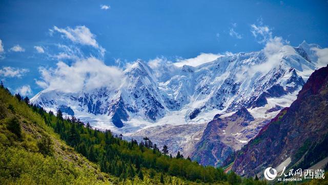 西藏林芝市波密县米堆冰川。次仁罗布 摄