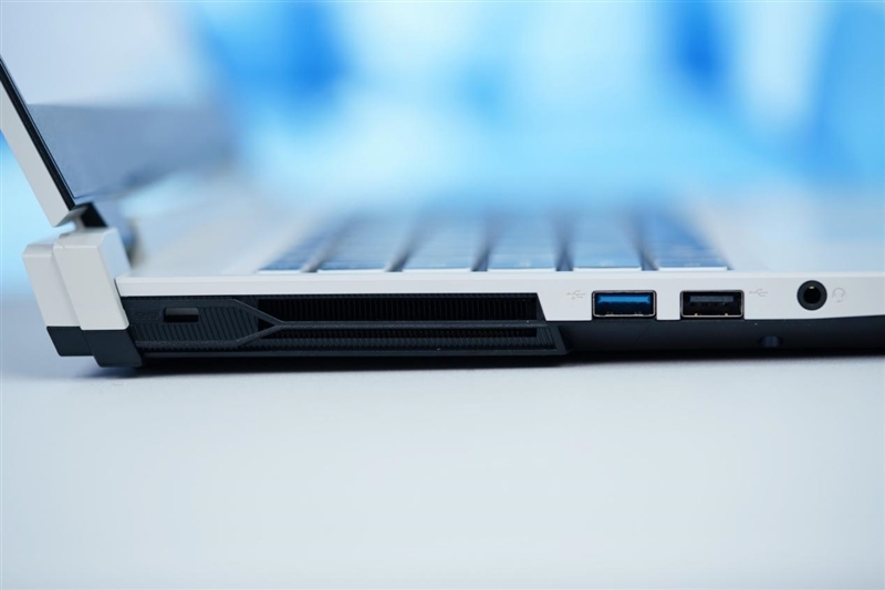 几乎是性价比最高的RTX 4060游戏本!七彩虹隐星P15 2024评测