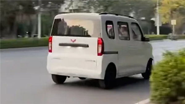 中国人自己的K-car!全新五菱之光EV亮相街头:预计明年上市开售