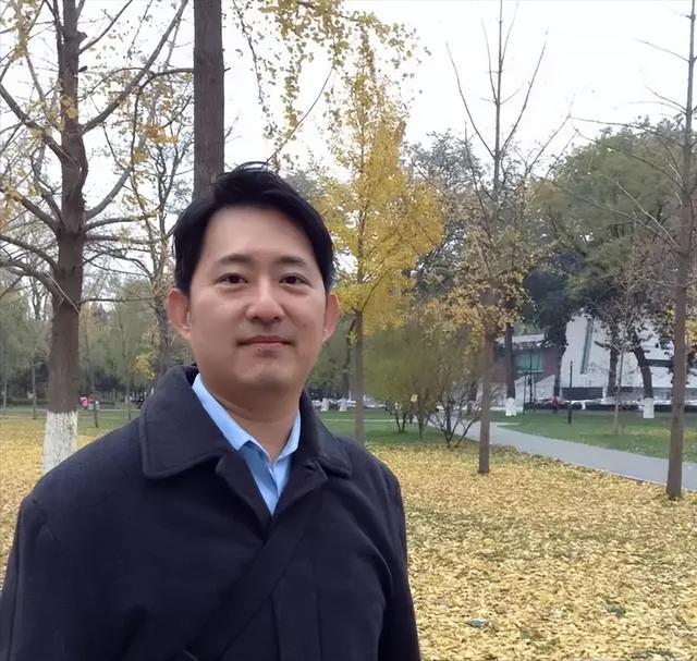 卢业中