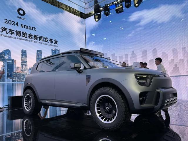 smart:如何在无聊刻板的车圈中【大】【方】做自己_凤凰网汽车_凤凰网