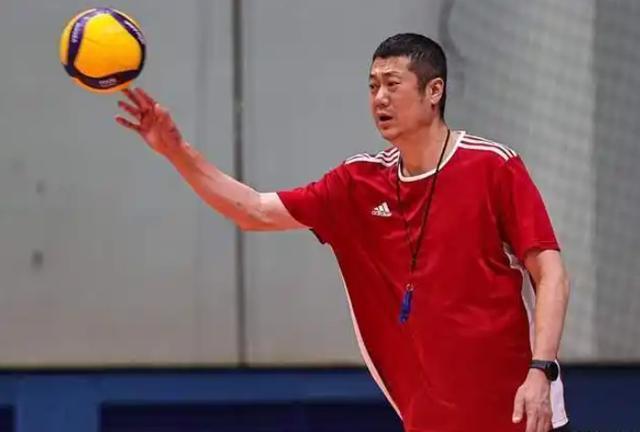 女排将减1人迎接首秀!李盈莹或无缘北京站,赵勇已揭开2大悬念