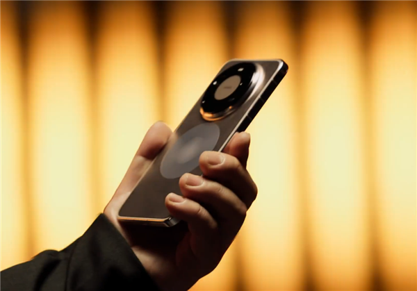 华为Mate 80 Pro Max配置抢先曝光:首发6.9寸超透亮灵珑屏、麒麟9030+高强度散热