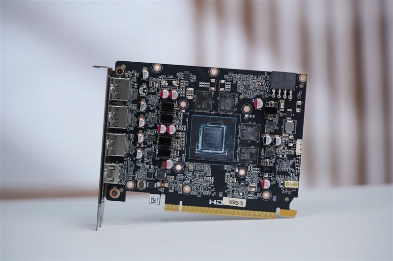 索泰RTX 5060 XGAMING OC显卡评测:不只有潮流设计 性能做工也是同级最强