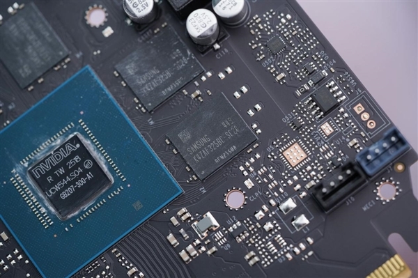 双风扇短小精悍!耕升RTX 5050追风OC显卡图赏