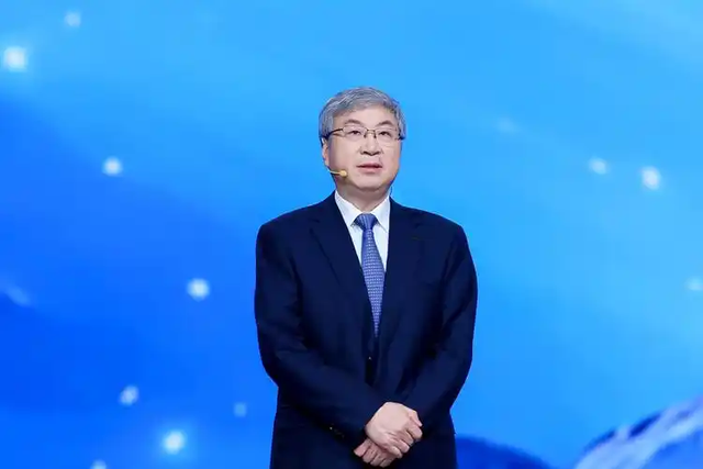 奇瑞的“埃尔法”黄了!星纪元E08给智界