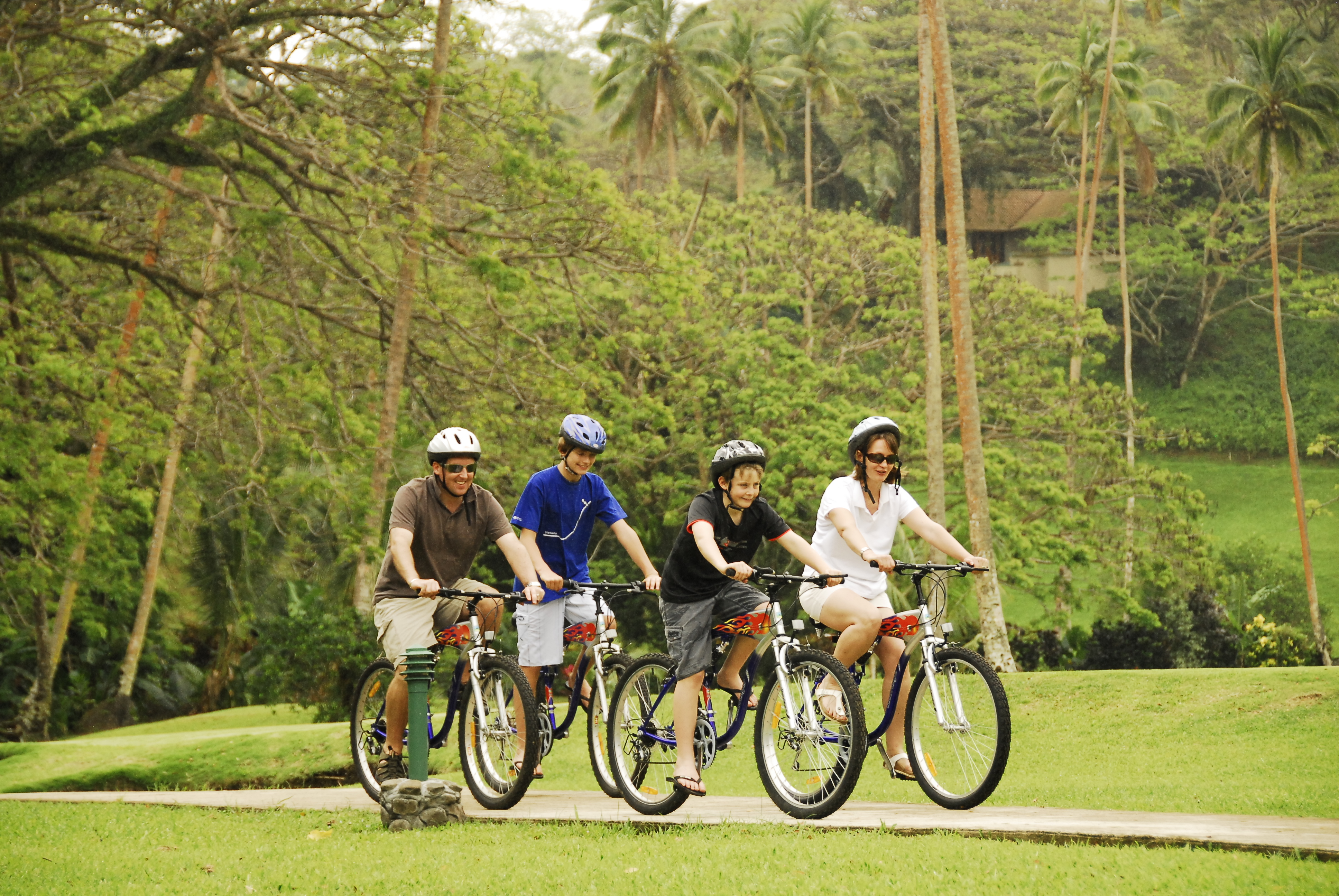 斐济户外骑行 斐济旅游局