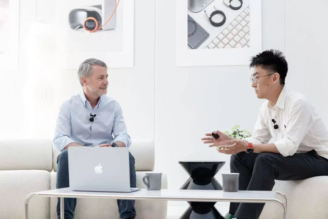 苹果全球产品营销副总裁到访爱范儿/雷军闪现武大秀小米 YU7 樱花照/格力辟谣明珠电动车