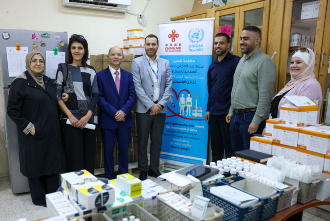 ◆中国政府向联合国近东救济工程处提供胰岛素注射器,救助巴勒斯坦糖尿病患者。