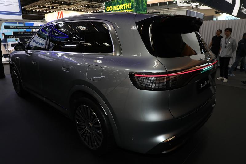 问界M5中东版首发亮相_问界M9中东版设计语言_问界