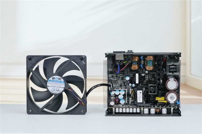 鑫谷数智金牌DM-850G电源评测:双MCU芯片加量不加价!12V输出平稳极限负载超1000W