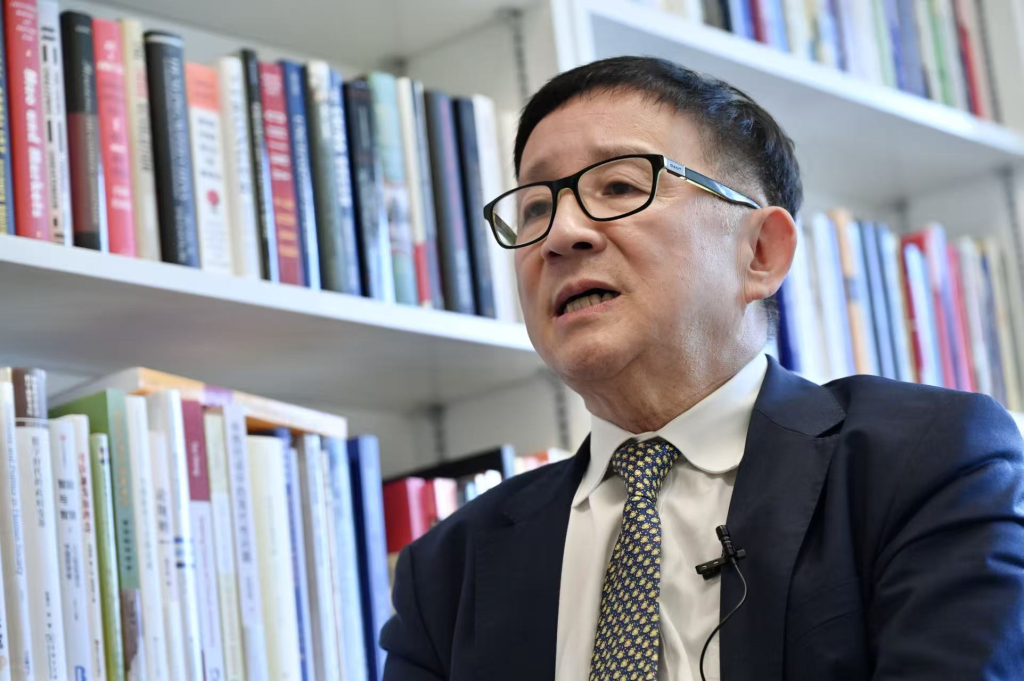 香港大学政治与公共学系教授、当代中国与世界研究中心创始主任李成。 本文图片皆为受访者提供