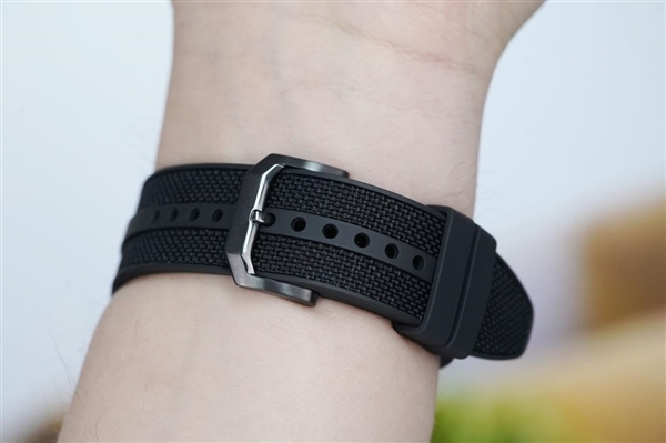 内置玄戒T1芯片!小米手表S4 eSIM 15周年纪念版图赏