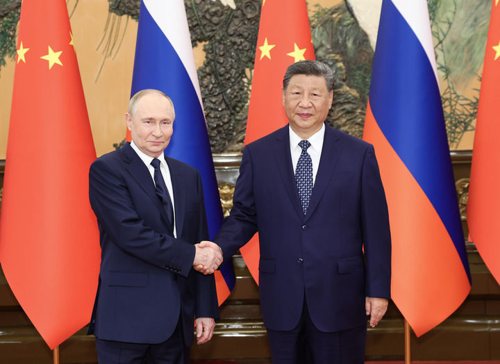 9月2日上午，国家主席习近平在北京人民大会堂同来华出席2025年上海合作组织峰会和纪念中国人民抗日战争暨世界反法西斯战争胜利80周年活动的俄罗斯总统普京举行会谈。新华社记者 黄敬文 摄