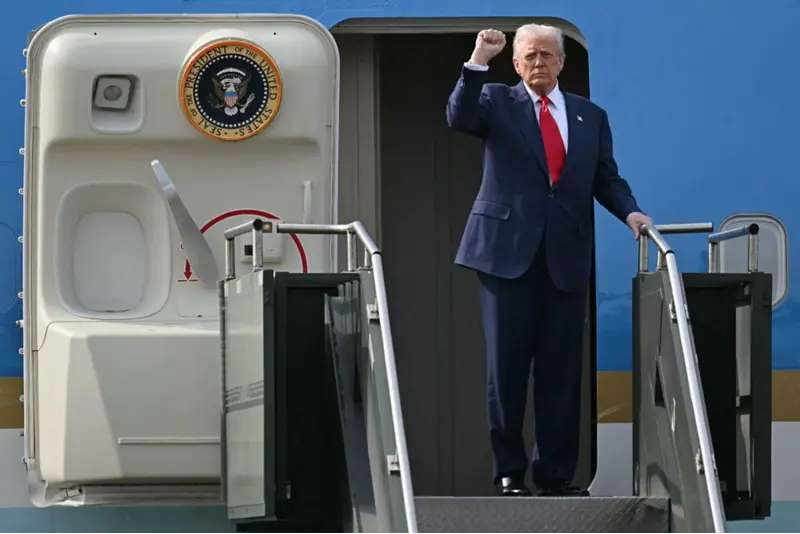 ◆与中方会晤结束后,特朗普乘坐空军一号离开釜山。