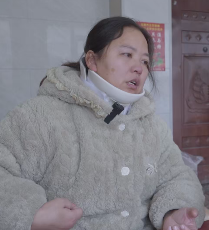 去年底,梁喜梅遭遇车祸,多处受伤,肇事者逃逸。澎湃新闻记者 柳婧文 图