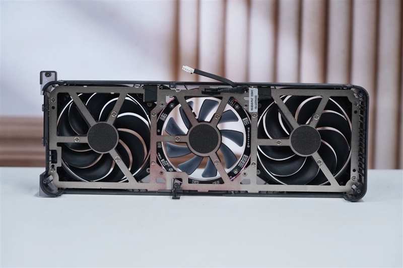 七彩虹iGame RTX 5060 Advanced OC评测:极限释放170W功率 性能表现超RTX 4060 Ti