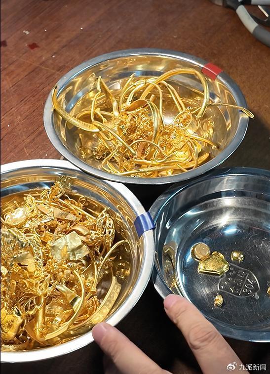 上千克黄金。记者拍摄