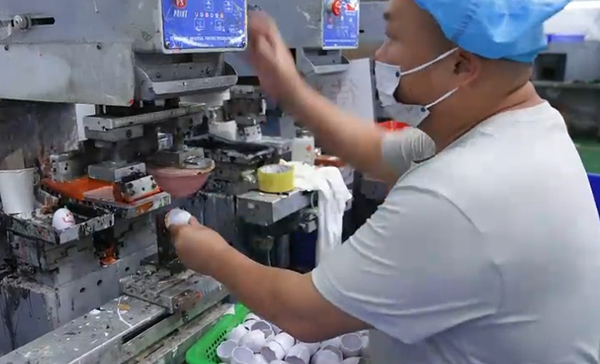 深圳凯特塑胶制品有限公司的工厂 视频截图