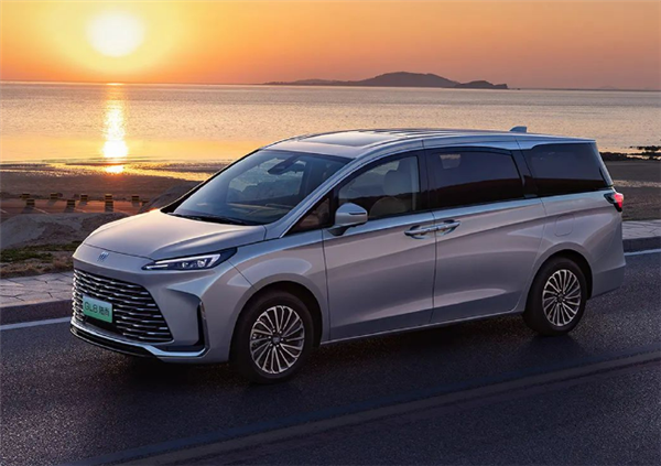 合资绝地反击!别克插电混动MPV GL8陆尚上市:24.99万起