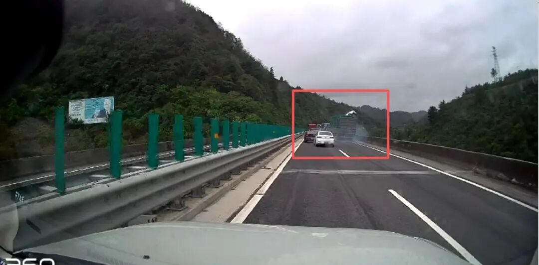 行车记录仪视频截图