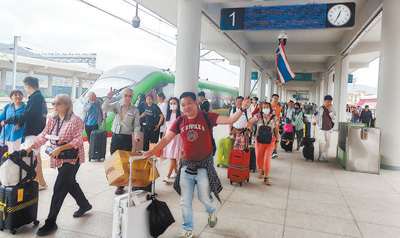 走访现代口岸，感受古道驿站（边城见闻）