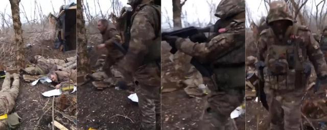 俄军处决投降的乌军俘虏