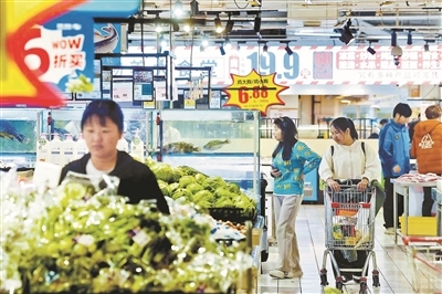 物美各门店提高备货量,店内供应充足 摄影/本报记者 付丁