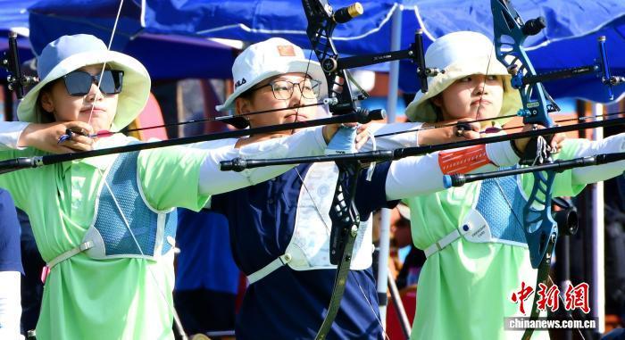 2025年新疆青少年射箭锦标赛在察布查尔县举行。察布查尔县融媒体中心供图