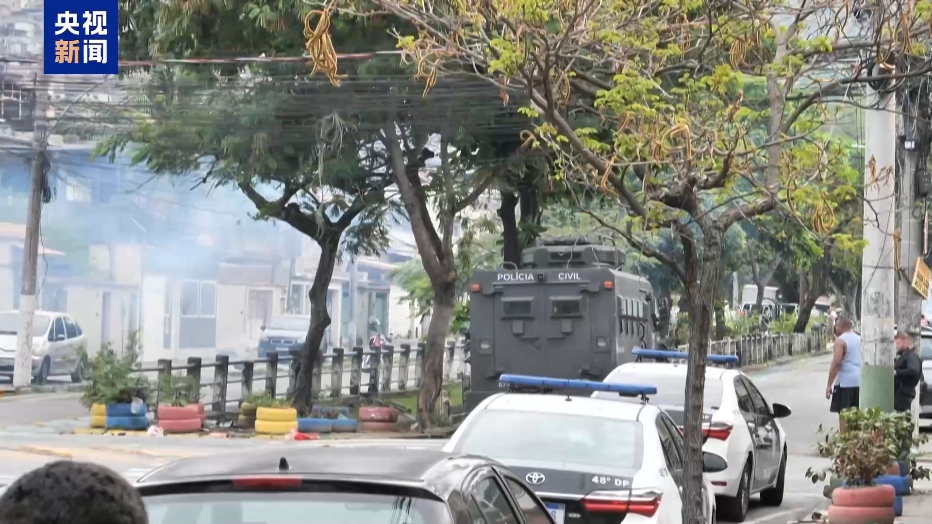 △巴西里約熱內(nèi)盧州警方發(fā)起掃黑行動(dòng)