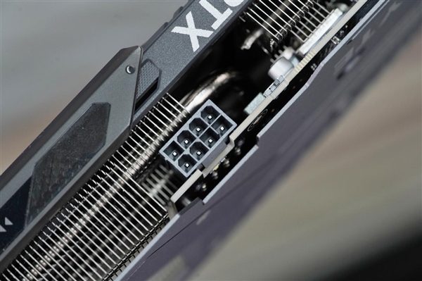 巧妙滑块设计!技嘉RTX 5060 Ti GAMING OC 16GB魔鹰图赏