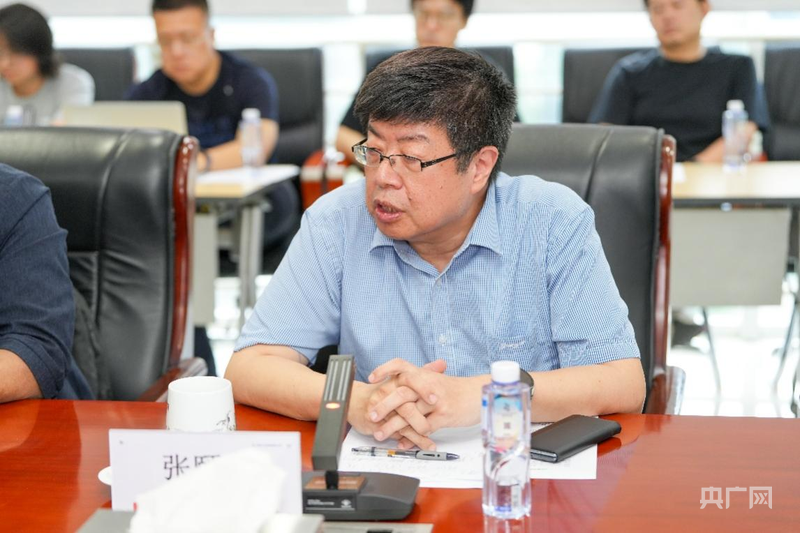 北京大学中文系教授张颐武（央广网记者王综鹤 摄）