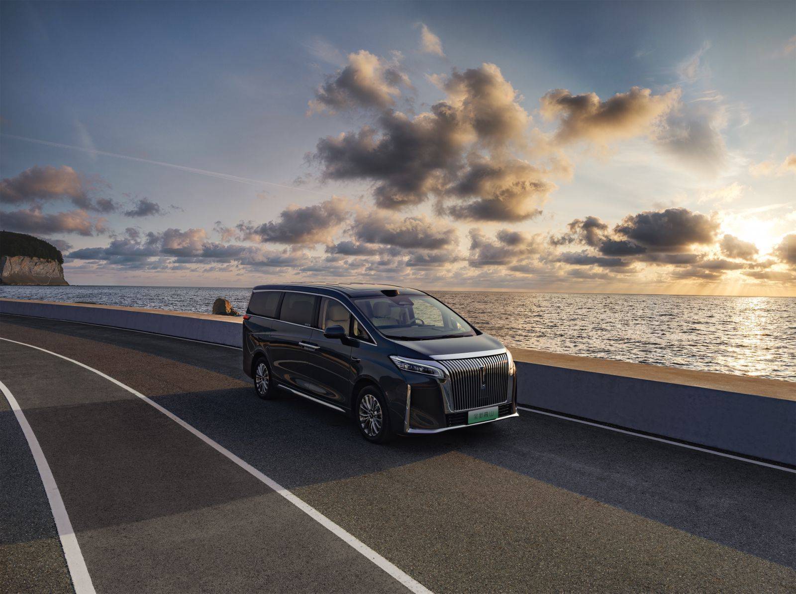 30.98 万元起售,魏牌全新高山上市,说要让每位乘员都舒服