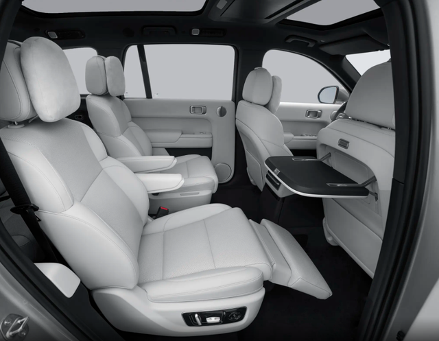 冰箱彩电大沙发不管用了?问界M8月销2万了,理想只能靠L6死撑?