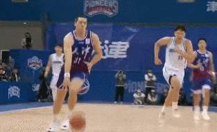 新归化启动!中国男篮也有自己的詹姆斯,这球风太残暴了,不输字母哥