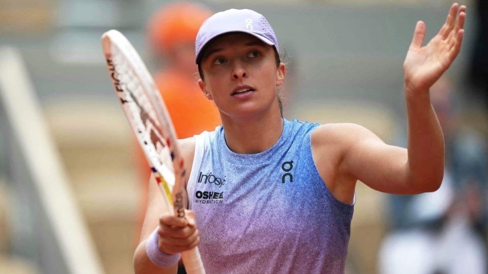 法网第4比赛日看点:郑钦文早场冲32强,大满贯冠军对决上演