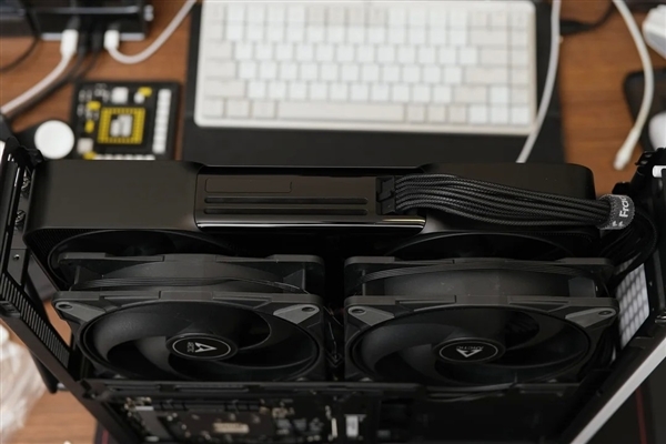 96GB显存要9万元!RTX PRO 6000专业卡首测:只比5090快了区区9%