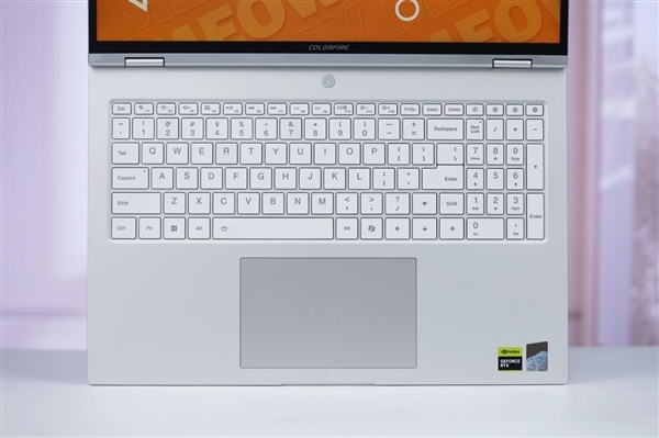 宅系玩家首选!七彩虹橘宝R16 Ultra评测:高颜值金属外观 2k游戏爽玩