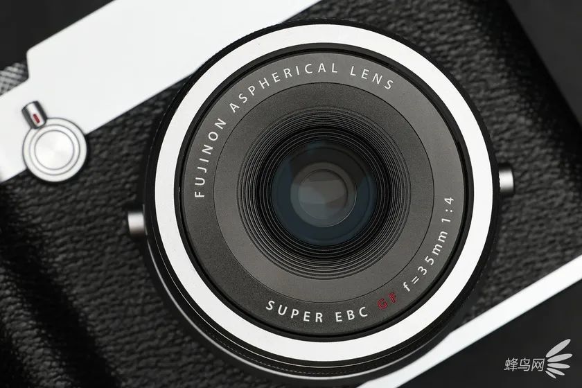 便携中画幅的极致影像 富士GFX100RF评测