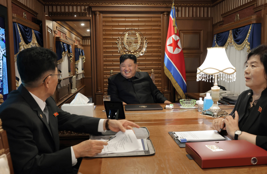 金正恩启程出席中国人民抗日战争暨世界反法西斯战争胜利80周年纪念活动。图/劳动新闻
