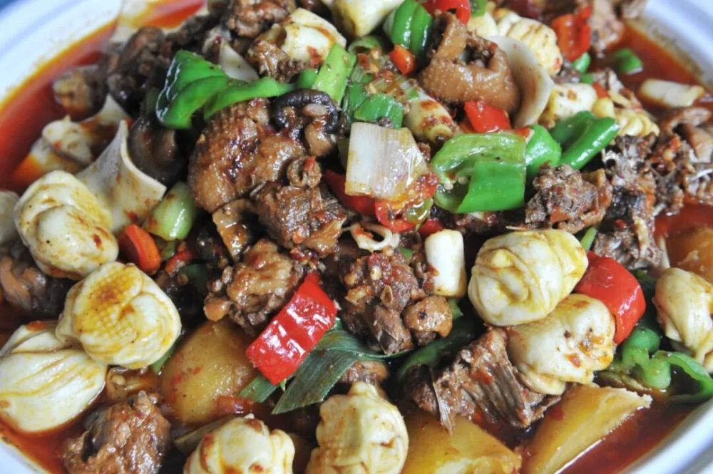 美味的沙湾大盘鸡。约提克尔·尼加提 摄